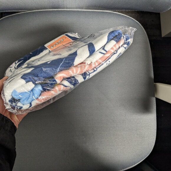 Demon Slayer Nap Blanket (New in package) - Picture 4 of 6